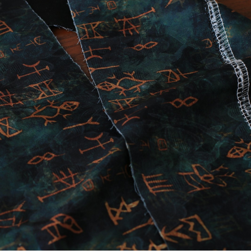 Oracle Bone Script Jacquard Re - Sewing Tie Dye 评论和价格